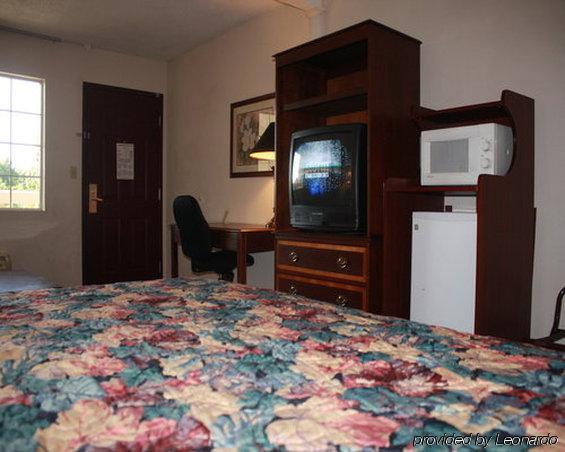 Live In Lodge Gainesville Room photo